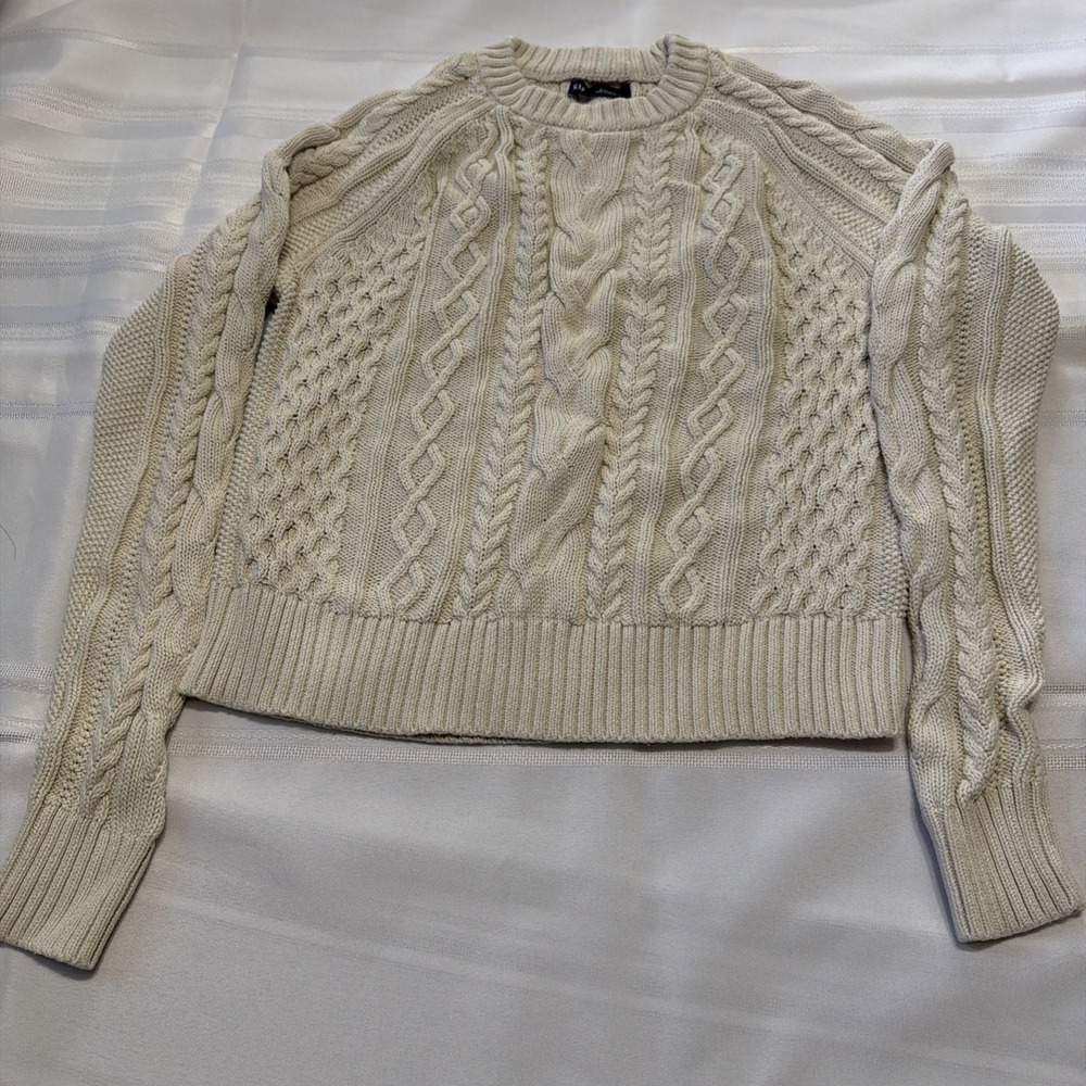 Gap Women XS Cream Cable Knit Sweater Crew Neck Long Sleeve Pullover Ivory